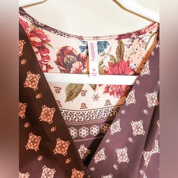 Cute Patterned Romper - Picture 2 of 5